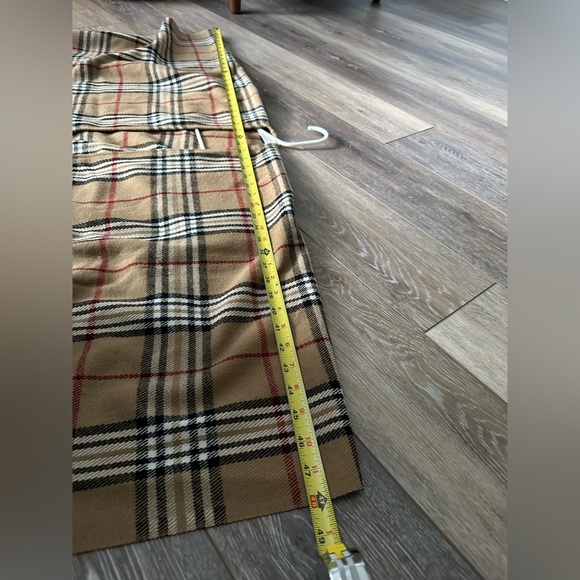 🛍️V. Fraas  Classic looking 100% Acrylic poncho gorgeous. - Picture 4 of 7